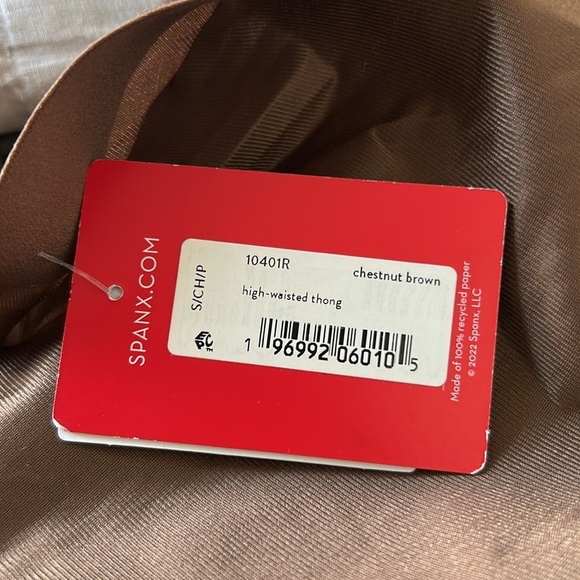 SPANXshape™ Invisible
High-Waisted Thong S - Picture 7 of 8